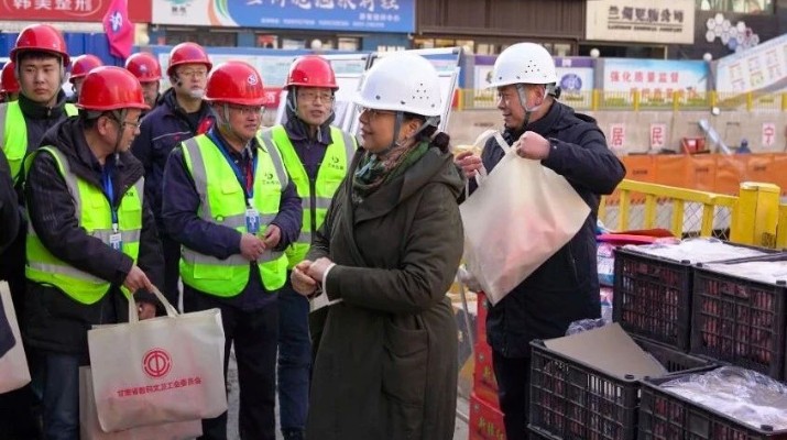 甘肃文旅集团开展2025年“冬送温暖”慰问活动